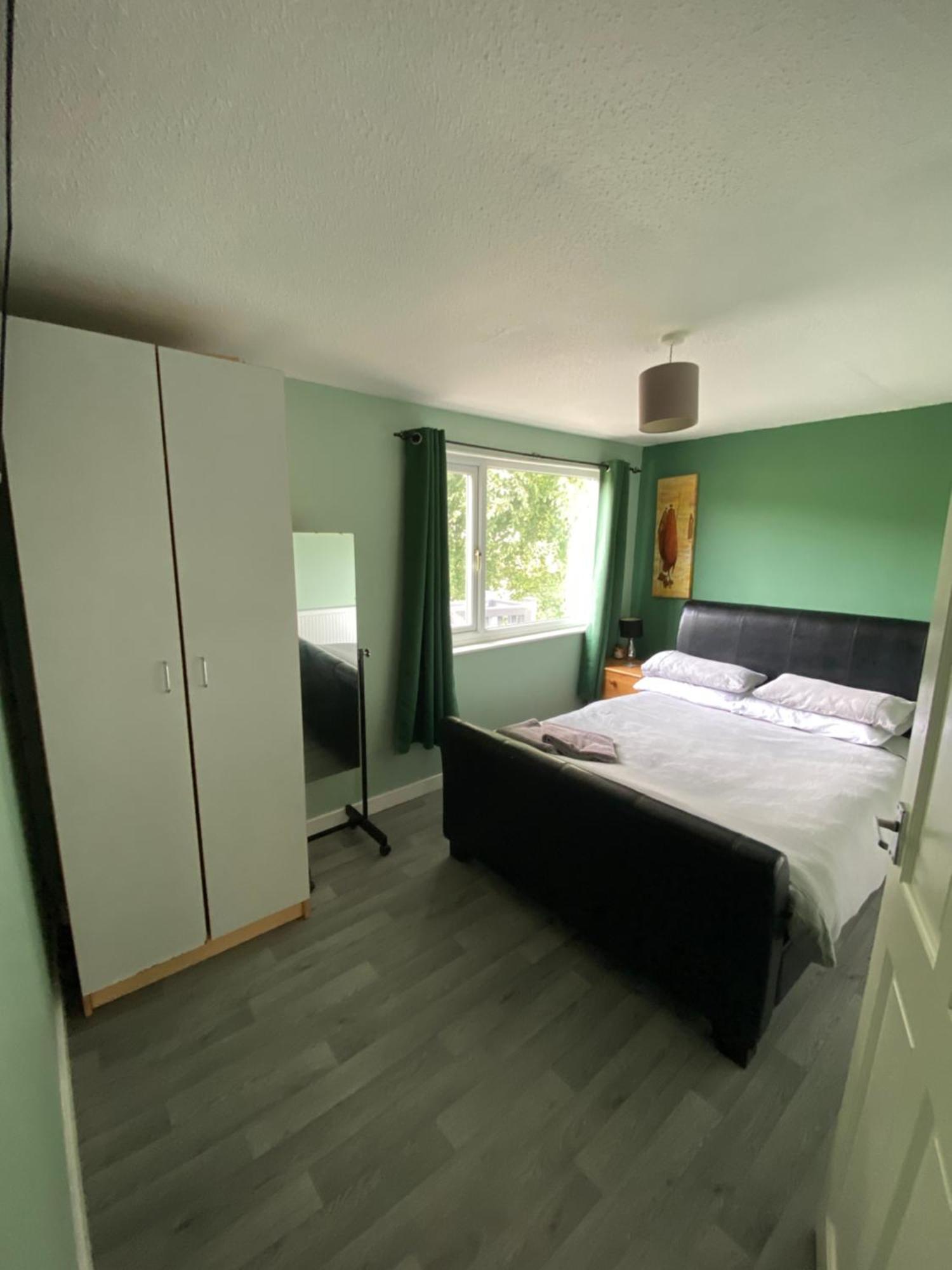 Stunning 3 Bed Riverside Cabin In Snowdonia Caeathro Exterior foto